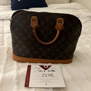 Beautiful Authentic Louis Vuitton bag barely used